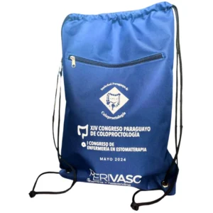 Mochila con cordón ajustable en tela impermeable